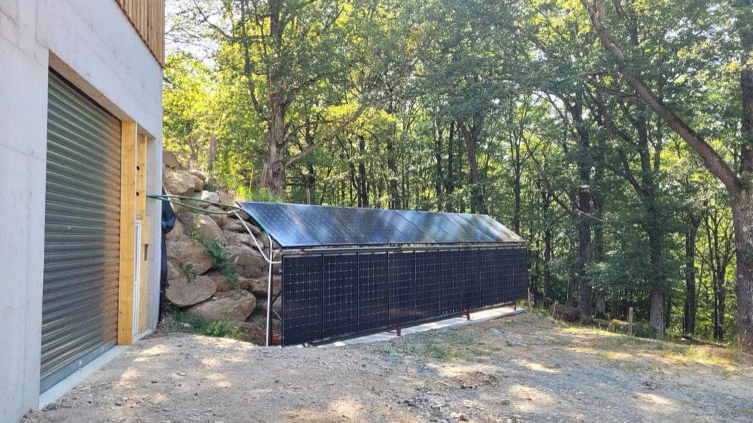 Équipement de traitement d'air et de ventilation destiné à une installation professionnelle de séchage